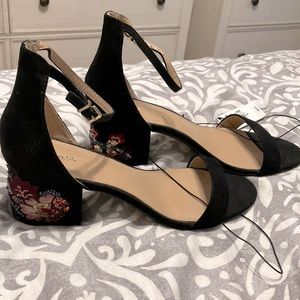 Express NWT Black Sequin Detail Heel Size 10